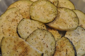 Aubergine i ovn eller på grill - tilbehør opskrift