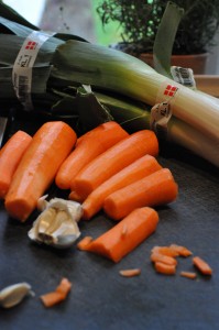 Karrysuppe med kylling, nudler og kokosmælk