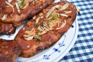 Pita pizza med pepperoni – pizza på pitabrød