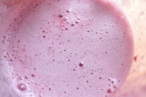 DSC_0305 • nogetiovnen.dk Jordbærmilkshake uden is - sund opskrift