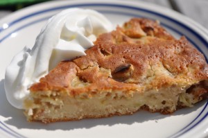 Muffins med rabarber og makroner og makrontærte