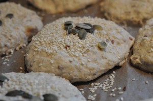 Burgere med oksekød i grove burgerboller