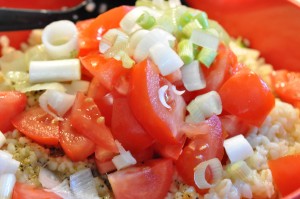 Bulgursalat med tomat, agurk og dressing - nem sommermad