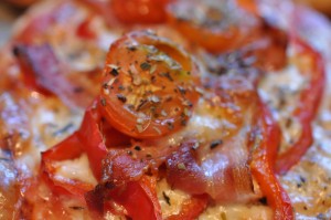 DSC_2572 Mini pizza på pitabrød - med paprika og bacon