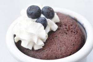 Kage i kop – nem chokoladekage i mikroovn