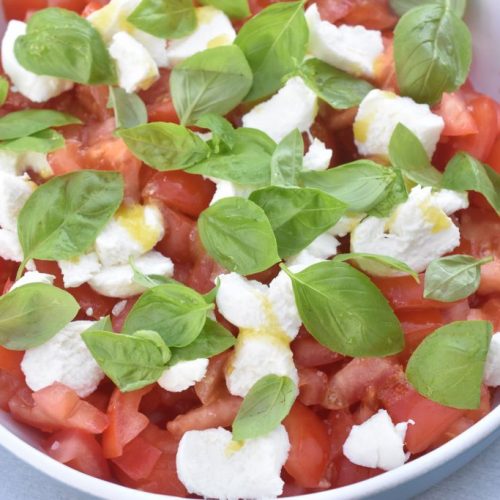 Tomatsalat med mozzarella & olie eddike dressing