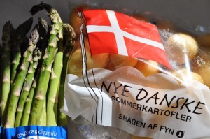 Omelet med grønne asparges & nye kartofler