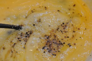 Omelet i ovn med asparges og nye kartofler