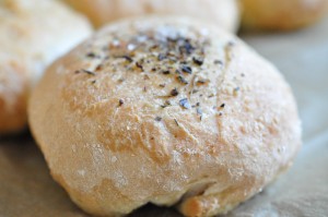 Sandwichbrød med pesto - bløde lækre boller