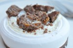 Fuglereder med rabarberkompot & flødeskum