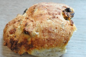 Baconbrød, foccaciaboller, franskbrød. Af samme grunddej