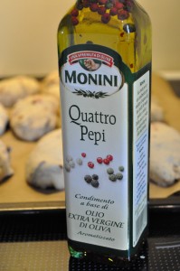 Baconbrød, foccaciaboller, franskbrød. Af samme grunddej