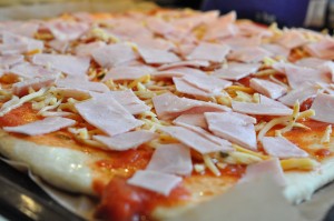 Bradepande pizza opskrift - sprøde og lækre