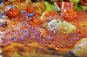 Bradepande pizza opskrift - sprøde og lækre