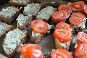 DSC_5736 Bruschetta med tomat og hvidløg - opskrift