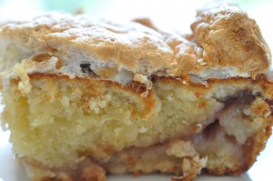 Makronkage med syltetøj og makron marengs - opskrift