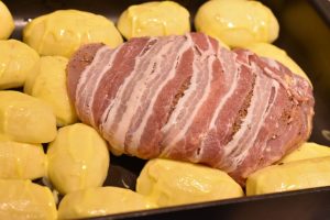 DSC_0393 • nogetiovnen.dk Kalkunsteg i ovn - fyldt kalkunbryst med bacon