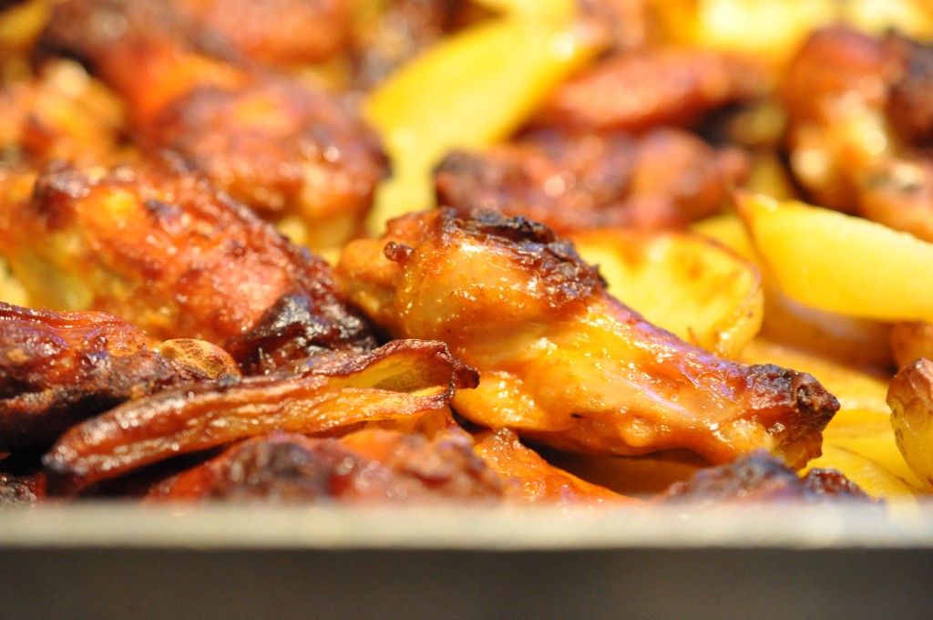 Hotwings med tilbehør - sprøde kartofler