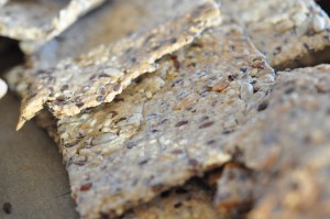 DSC_6777 Knækbrød - nem opskrift med frø og kerner