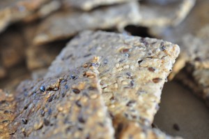 DSC_6778 Knækbrød - nem opskrift med frø og kerner