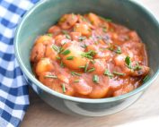 Svensk pølseret - nem opskrift med ketchup