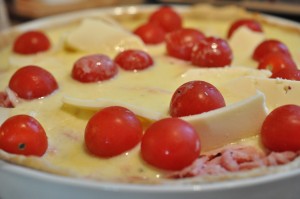 Tærter med skinke, bacon, peberfrugt og tomat