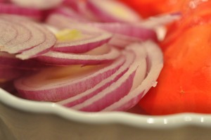 Kæmpe burger med bøffer & små stegte kartofler
