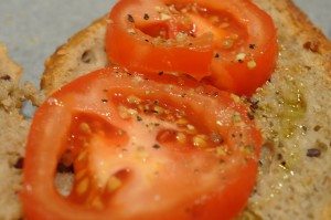 Brød med tomat og krydderi - stop madspild