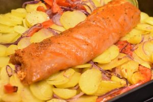 Marineret svinefilet i ovn med tilbehør - kamfilet