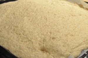 Pizza med serranoskinke og pesto - deep pan