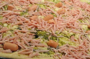 DSC_8934 Pizza brød med skinke - nem deep pan pizza