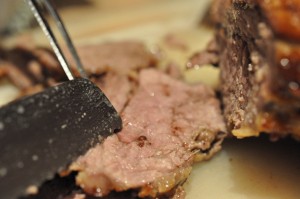 Culottesteg i stegeso med gulerødder og løg