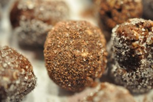 Havregrynskugler med fløde og rom - opskrift