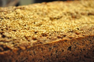 Rugbrød med gær, kerner & øl - uden surdej