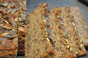 Rugbrød med gær, kerner & øl - uden surdej