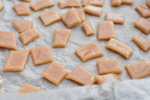 Karameller i mikroovn - nem opskrift