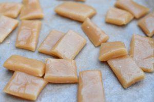 Karameller i mikroovn - nem opskrift