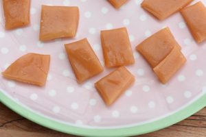 Karameller i mikroovn - nem opskrift