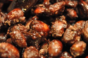 Brændte mandler med kakao og kanel