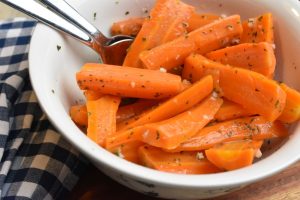 Marinerede gulerødder med hvidløg & persille