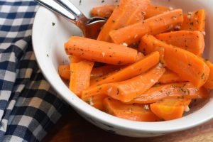 Marinerede gulerødder med hvidløg & persille