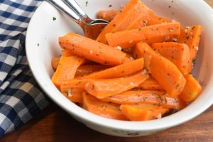 Marinerede gulerødder med hvidløg & persille