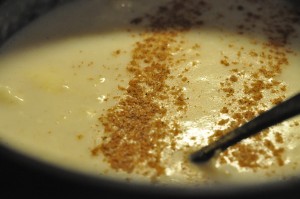 Hjemmelavet lasagne med mornaysauce - opskrift