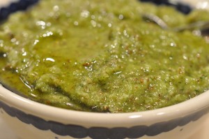 Pesto med mandler & basilikum - basilikumpesto