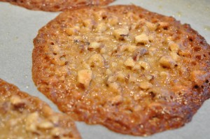 Nøddekurve med is - lækker dessert opskrift