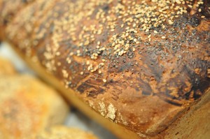 Grahamsboller og grahamsbrød - nem opskrift