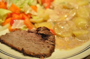 Oksecuvette med krydrede flødekartofler i stegeso