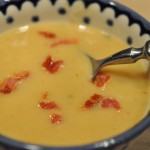 Kartoffelsuppe med bacon - nem og lækker opskrift