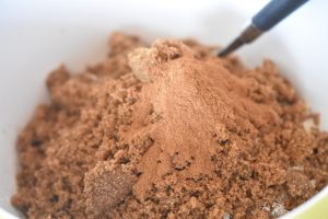 Ølkage opskrift på nem krydderkage med smør