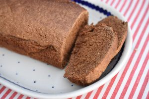 Ølkage opskrift - nem krydderkage med smør